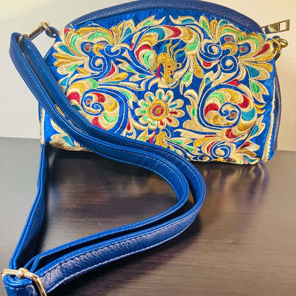 Elegant Women’s Crossbody